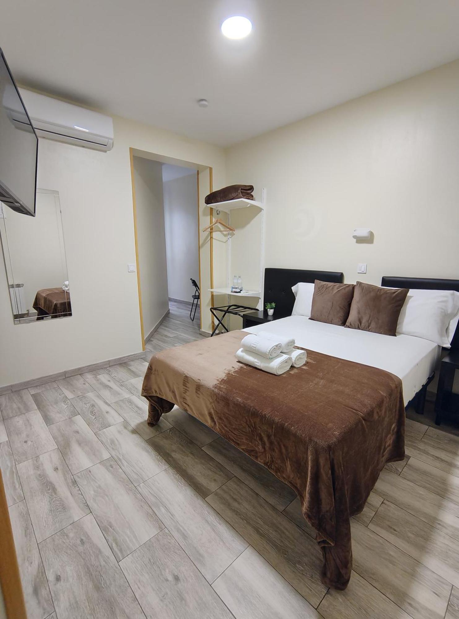Ch Cruz Madrid Hotel Exterior photo