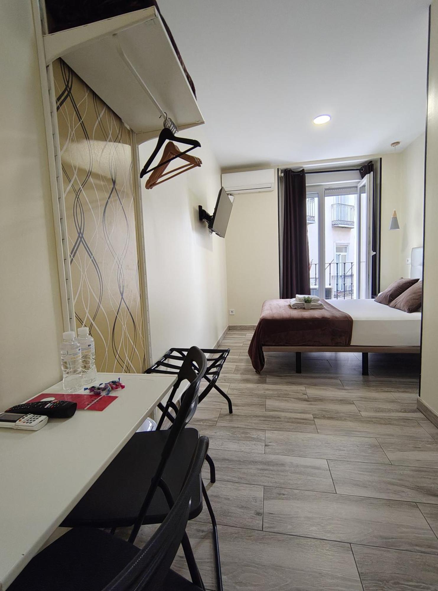 Ch Cruz Madrid Hotel Exterior photo